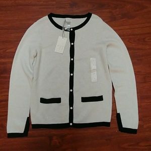 NWT classy cardigan!!